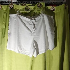 3X plus size white summer shorts
